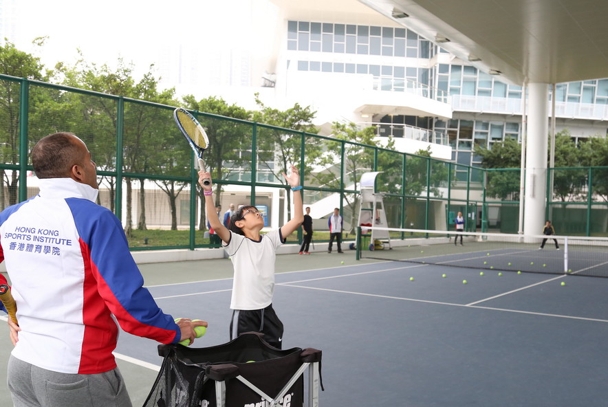 <p>Participants of the HKSI Open Day can enjoy the skill demonstrations, clinics and try-out sessions of various elite sports such as table tennis, karatedo and tennis.</p>
