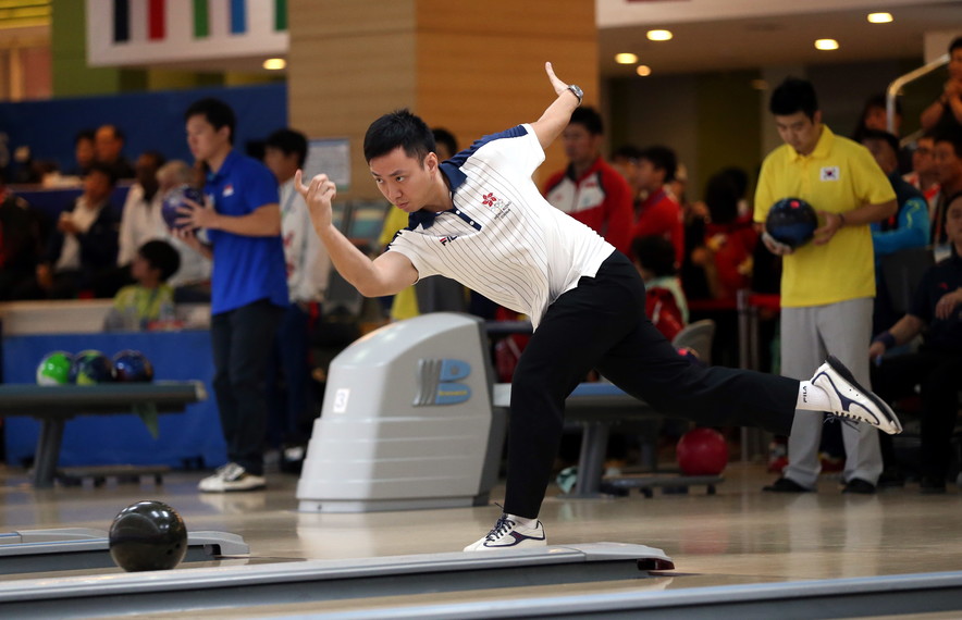 <p>Some elite athletes including Wong Hiu-ying (gymnastics), Kong Man-yi (swimming), Wu Siu-hong (tenpin bowling), Cheng Chun-leung (windsurfing) will meet the public on the Open Day.</p>
