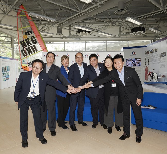 <p>Dr Lam Tai-fai SBS JP (middle), new Chairman of the Hong Kong Sports Institute poses with Dr Trisha Leahy BBS (3<sup>rd</sup> left), Chief Executive; Mr Tony Choi MH (3<sup>rd</sup> right), Deputy Chief Executive; Dr Raymond So (1<sup>st</sup> left), Director of Elite Training Science &amp; Technology; Mr Godwin Fung (2<sup>nd</sup> left), Director of Corporate Services; Ms Margaret Siu (2<sup>nd</sup> right), Director of High Performance Management, and Mr Ron Lee (1<sup>st</sup> right), Director of Community Relations &amp; Marketing.</p>
