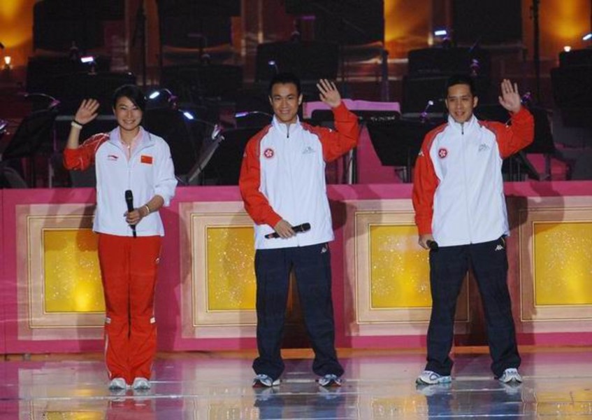 <p>Variety Show:&nbsp;Guo Jingjing, Ko Lai-chak and Li Ching</p>
