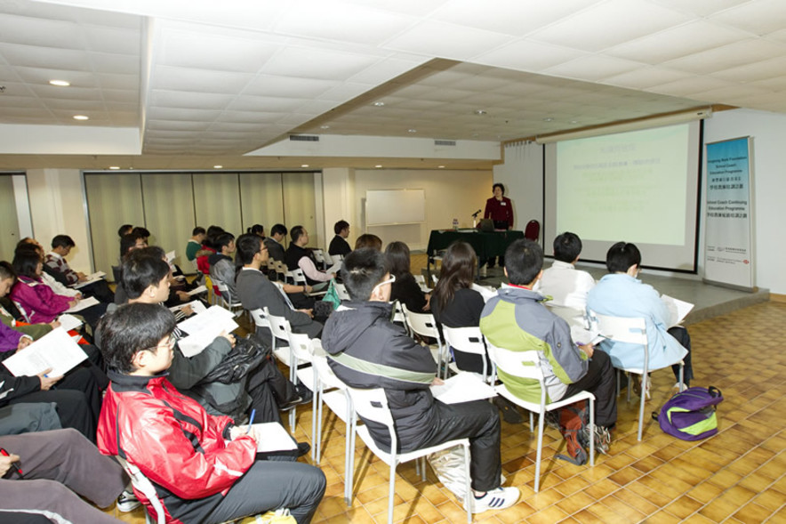 <p>Speaker Shirley Leung, Curriculum Development Officer, Physical Education Section, Education Bureau (EDB) shared with the participants the tips on school activities risk management, which drawn overwhelming response.</p>
