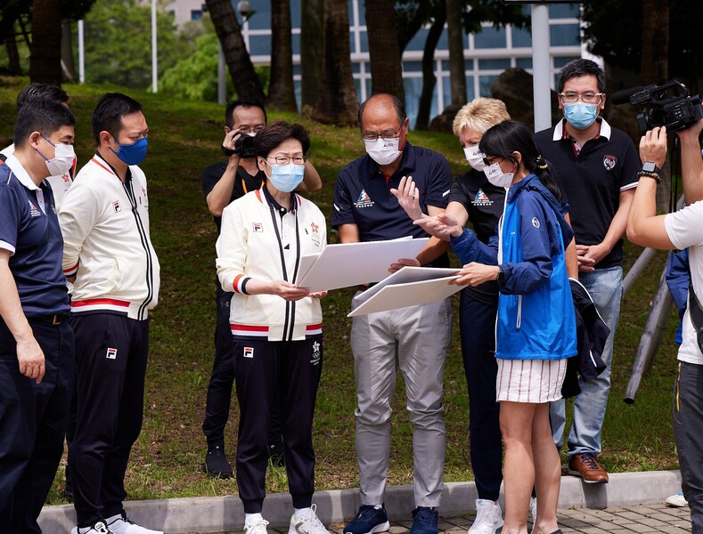 <p>The HKSAR Chief Executive Mrs Carrie Lam GBM GBS visited the construction site for the new HKSI facility building in person, proactively studying the completion of this project as early as possible.</p>
