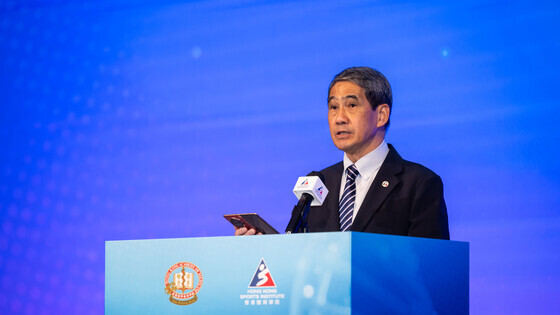 Mr Tang King-shing thanked HKAM for enhancing the support of sports