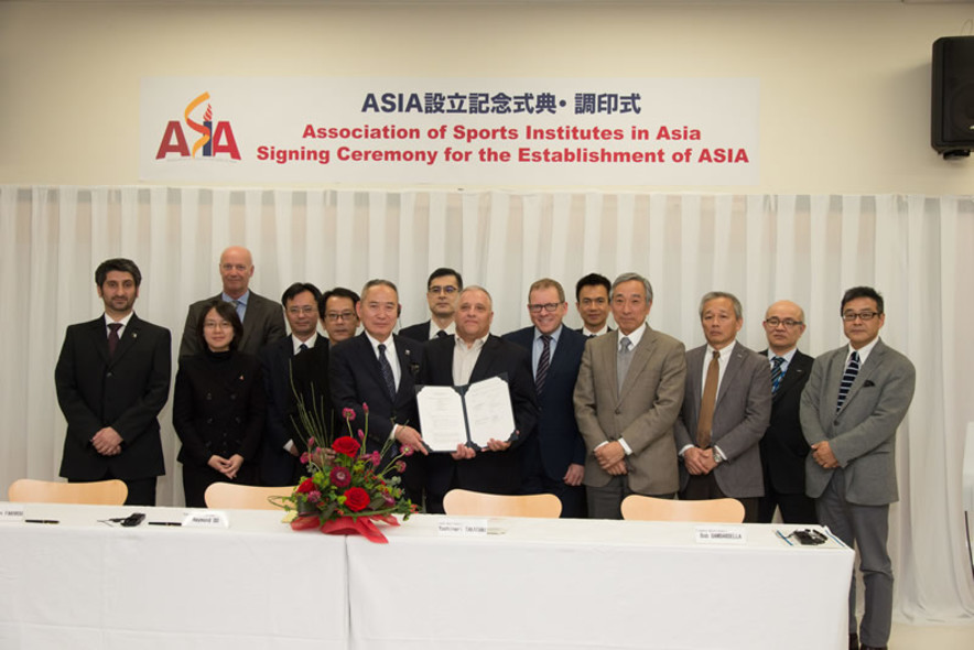 <p>After signing the Memorandum of Understanding, Dr Raymond So, Director of Elite Training Science &amp; Technology of the HKSI (3<sup>rd</sup> left, front row); Mr Yoshinari Takatani, Vice President of Japan Sport Council (5<sup>th</sup> left, front row); Mr Bob Gambardella, Chief of Singapore Sports Institute of the Singapore Sports Council (centre) and Mr Ali Sultan Fakhroo, Director of Corporate Services of Aspire Academy (1<sup>st</sup> left) joined other representatives for a group photo.</p>
