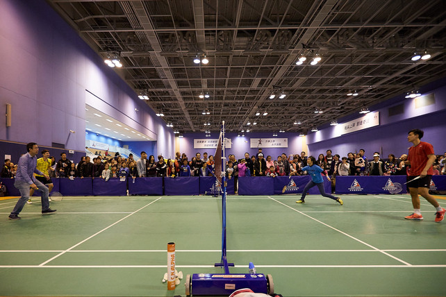 Demonstration and challenge zones, featuring badminton, table-tennis, rugby, wushu and sports for athletes with disabilities, were staged for the public to get up close and personal with elite athletes.