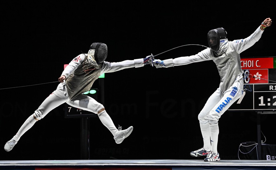 左：蔡俊彥（圖片來源：International Fencing Federation）