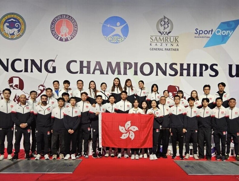 Hong Kong fencing team (photo: Hong Kong Fencing Association)