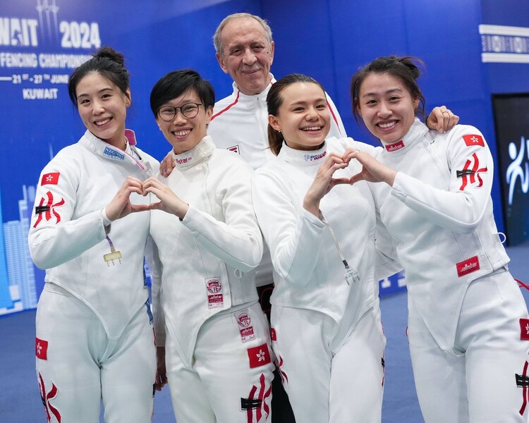 Women&#39;s Epee Team
(Photo: International Fencing Federation)