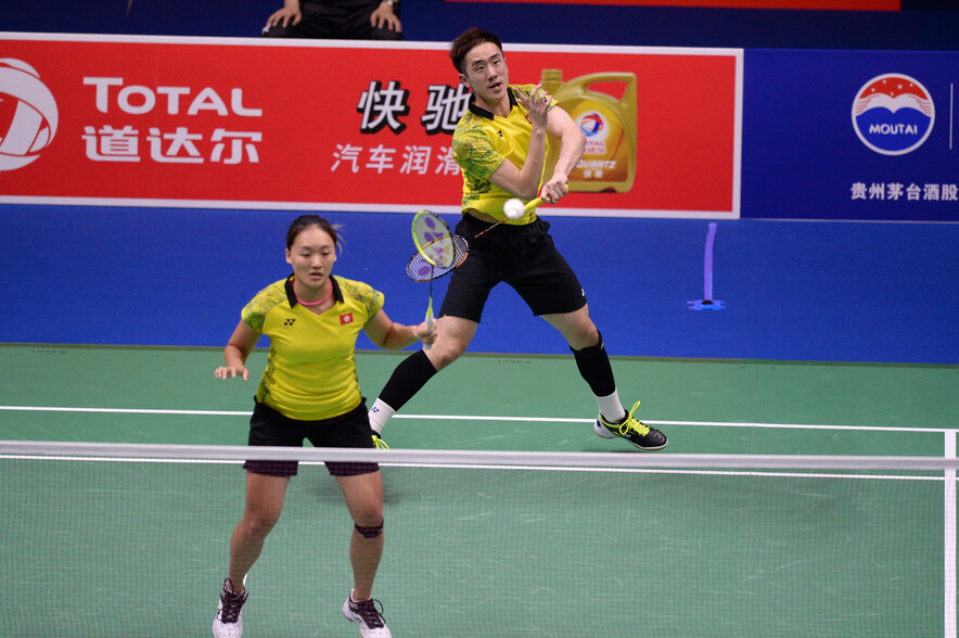 Tang Chun-man (back) and Tse Ying-suet (front) (Photo: BWF World