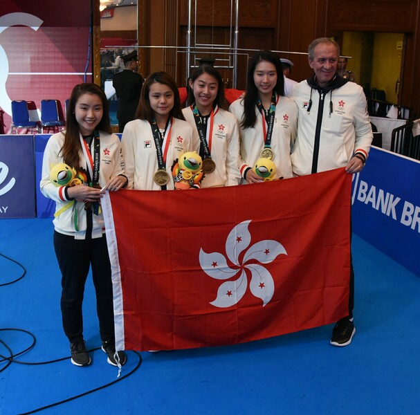 Hong Kong women&#39;s epee team (Photo: Ta Kung Pao)