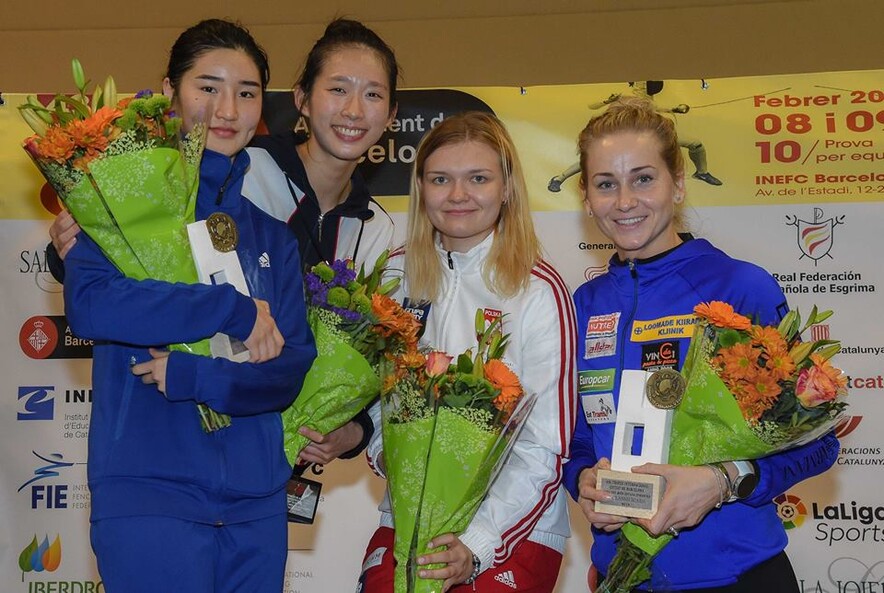 Second left: Kong Man-wai (Photo: International Fencing Federation)