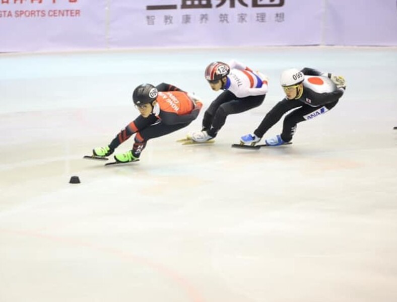 1st Left: Kwok Tsz-fung (photo: Hong Kong Skating Union)